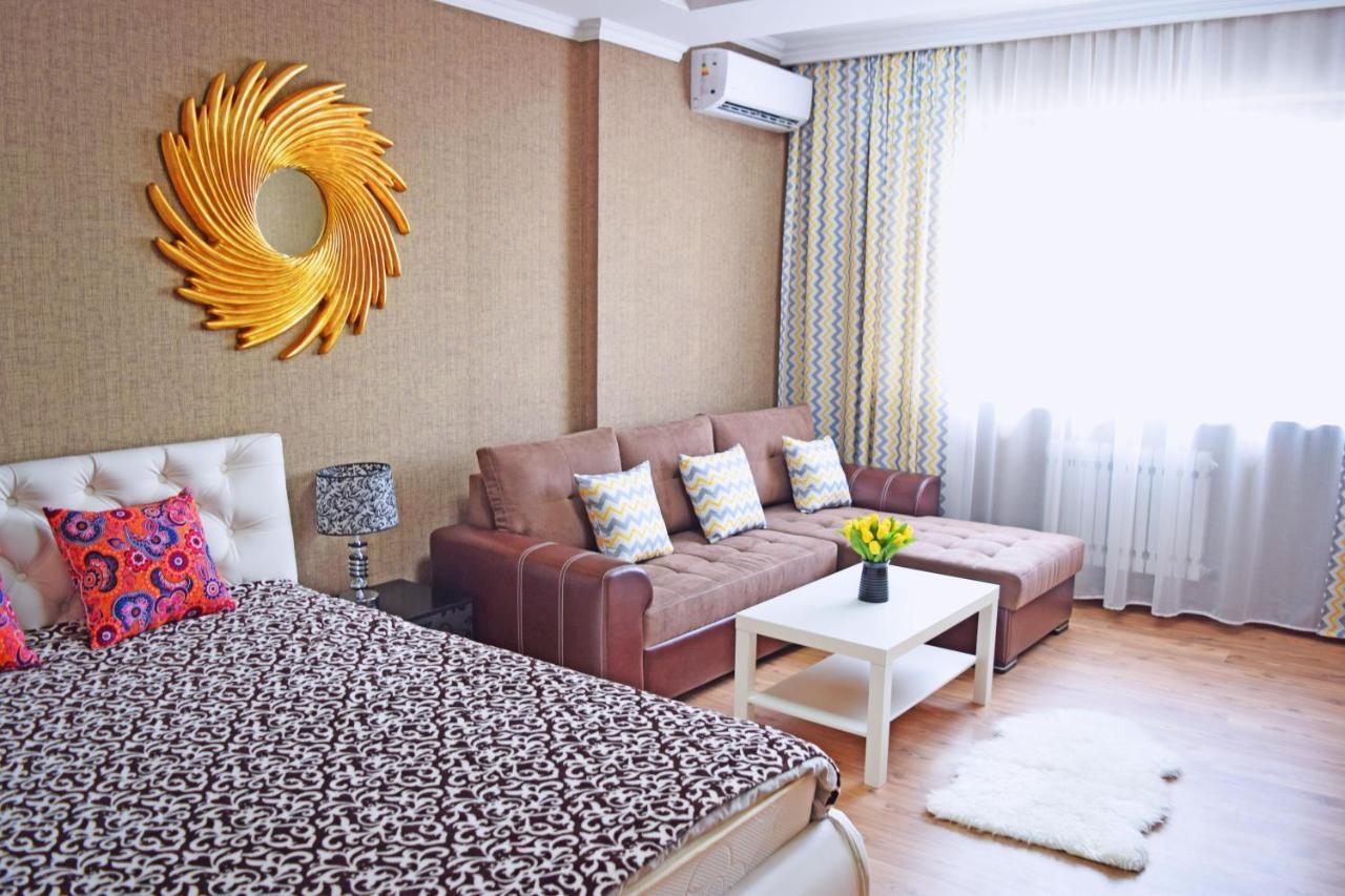 Sunny Apartment With Mountain View Бішкек Екстер'єр фото